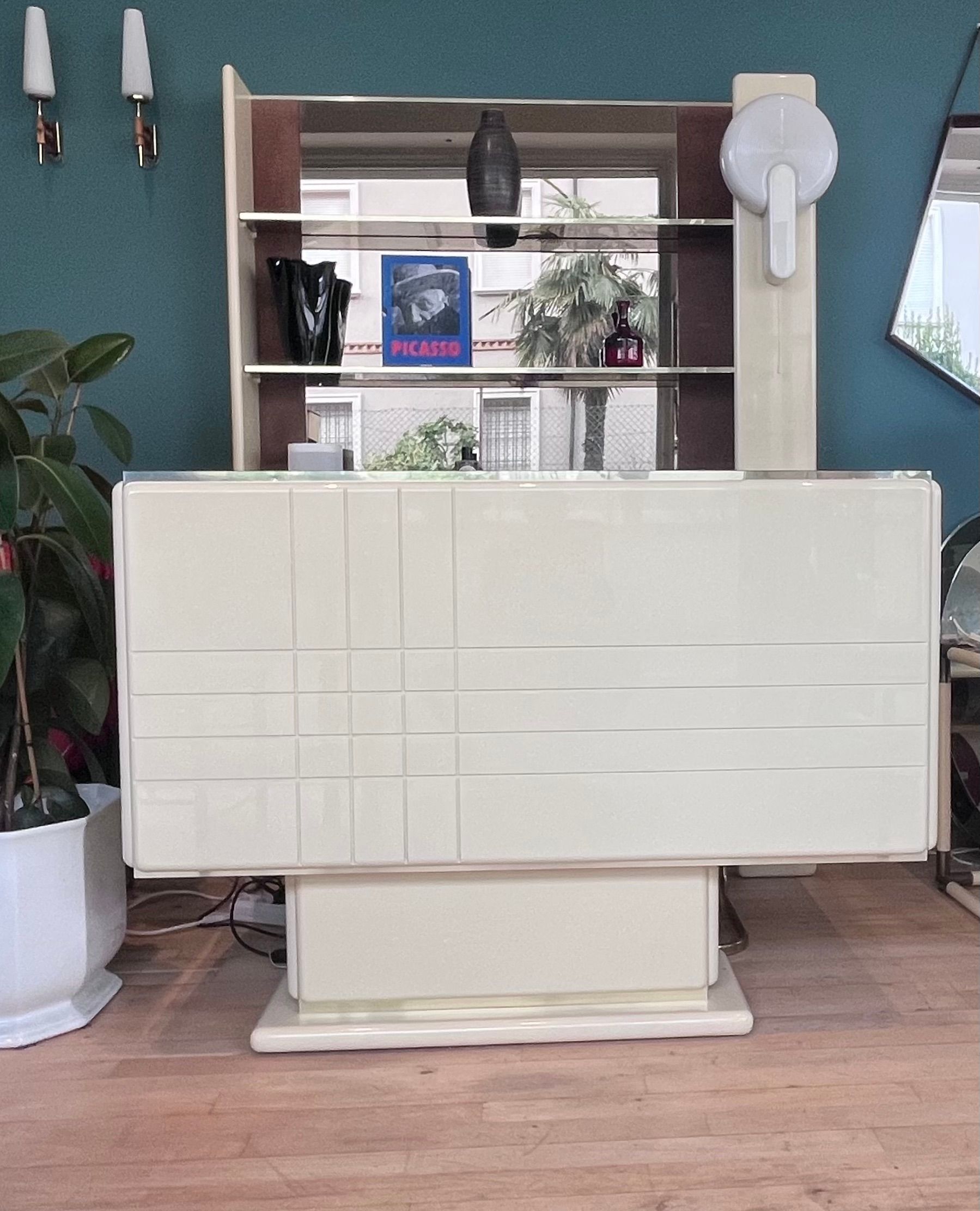 White lacquered wood bar cabinet (70s), iGuzzini Main