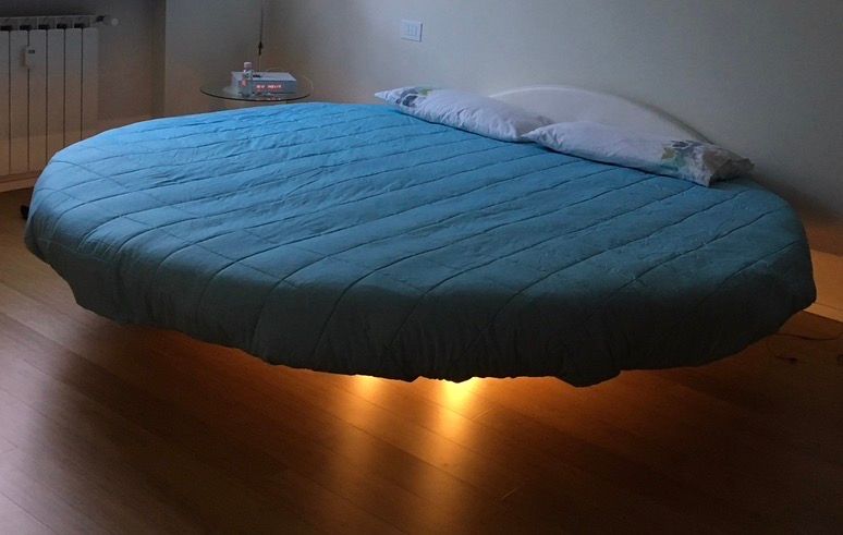 Letto sospeso rotondo Fluttua C in ecopelle bianco  Defects