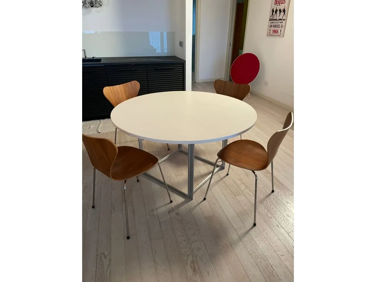 PK 58 white table 2