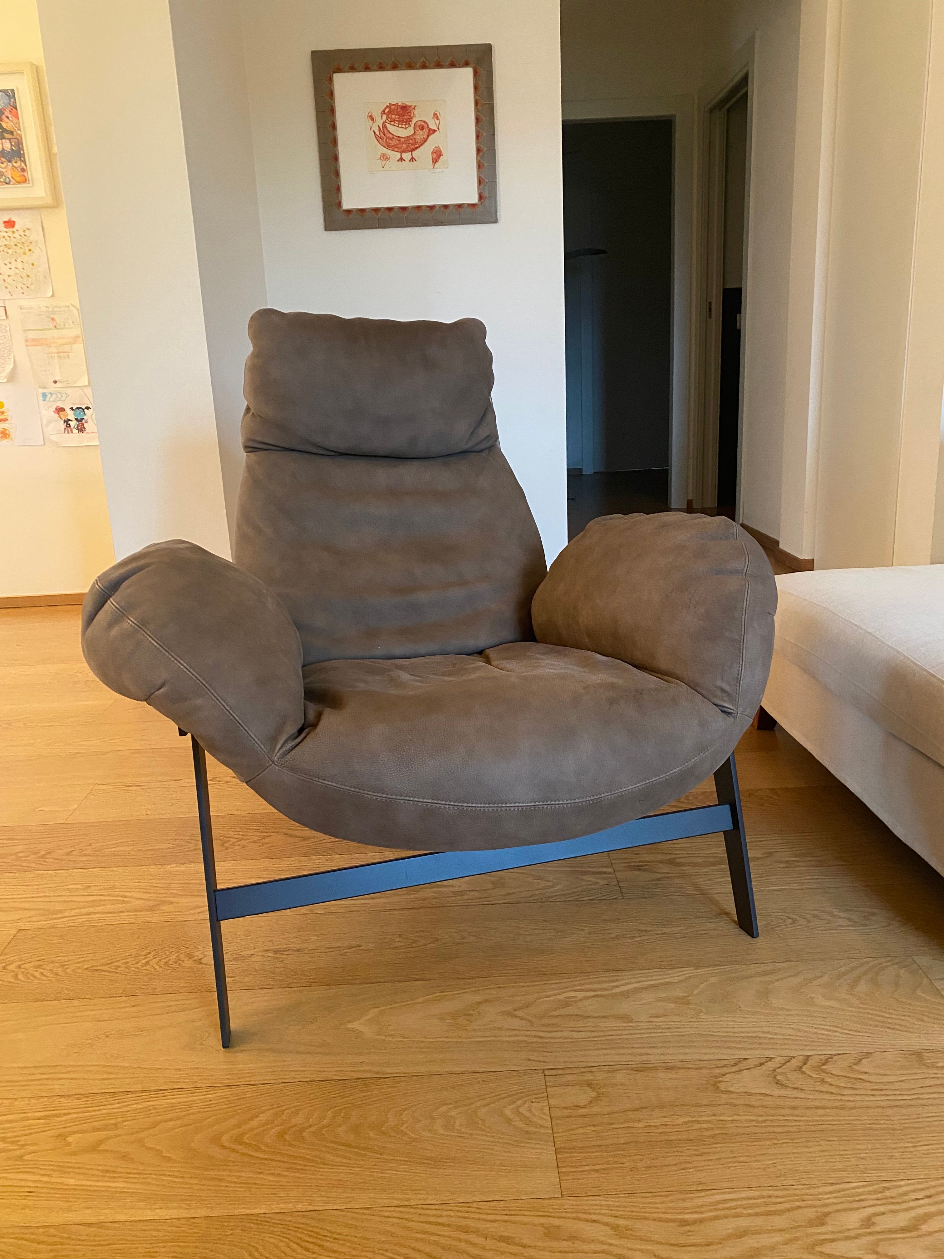 Jupiter armchair upholstered in brown nubuck by Mauro Lipparini, Arketipo Front
