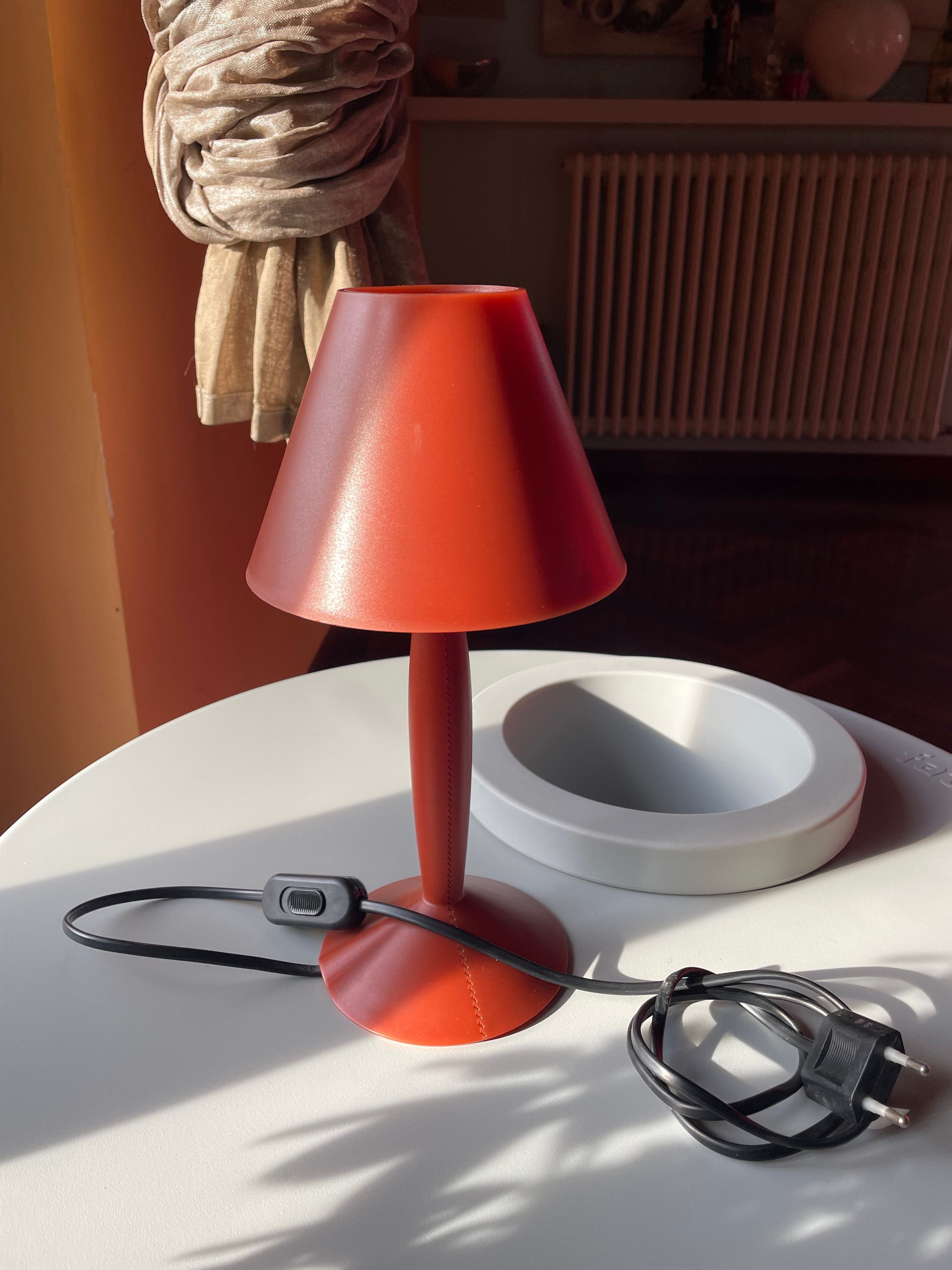 Abat-jour Miss Sissi arancione di Philippe Starck  Main