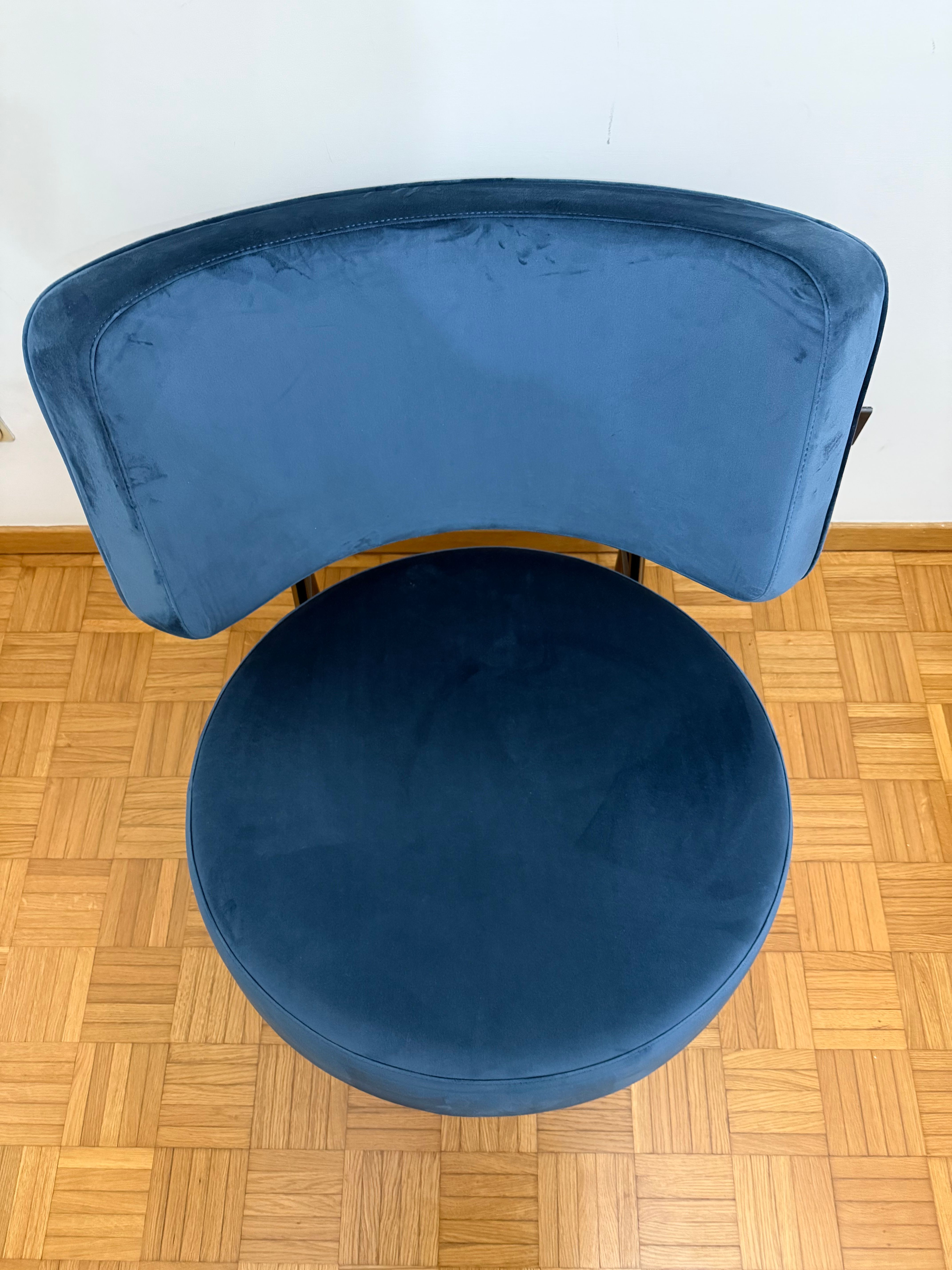 Poltrona Coco rivestita in velluto (blu), Calligaris Front