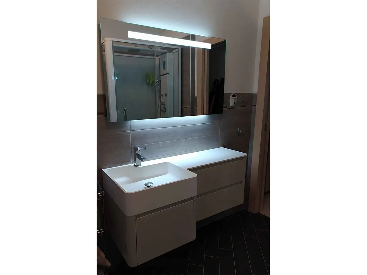 Set bagno con lavabo 