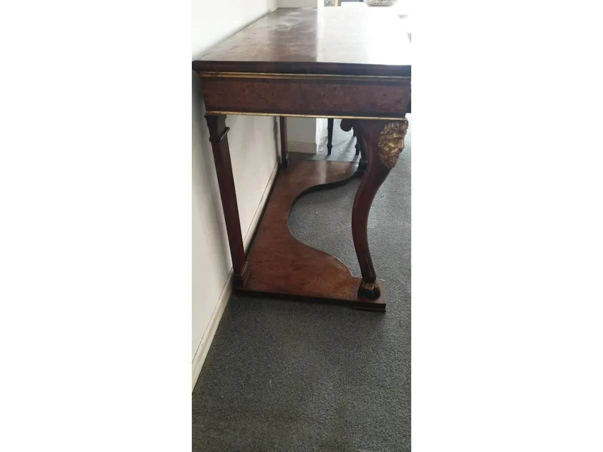 Consolle vintage in legno di noce intagliato,  2