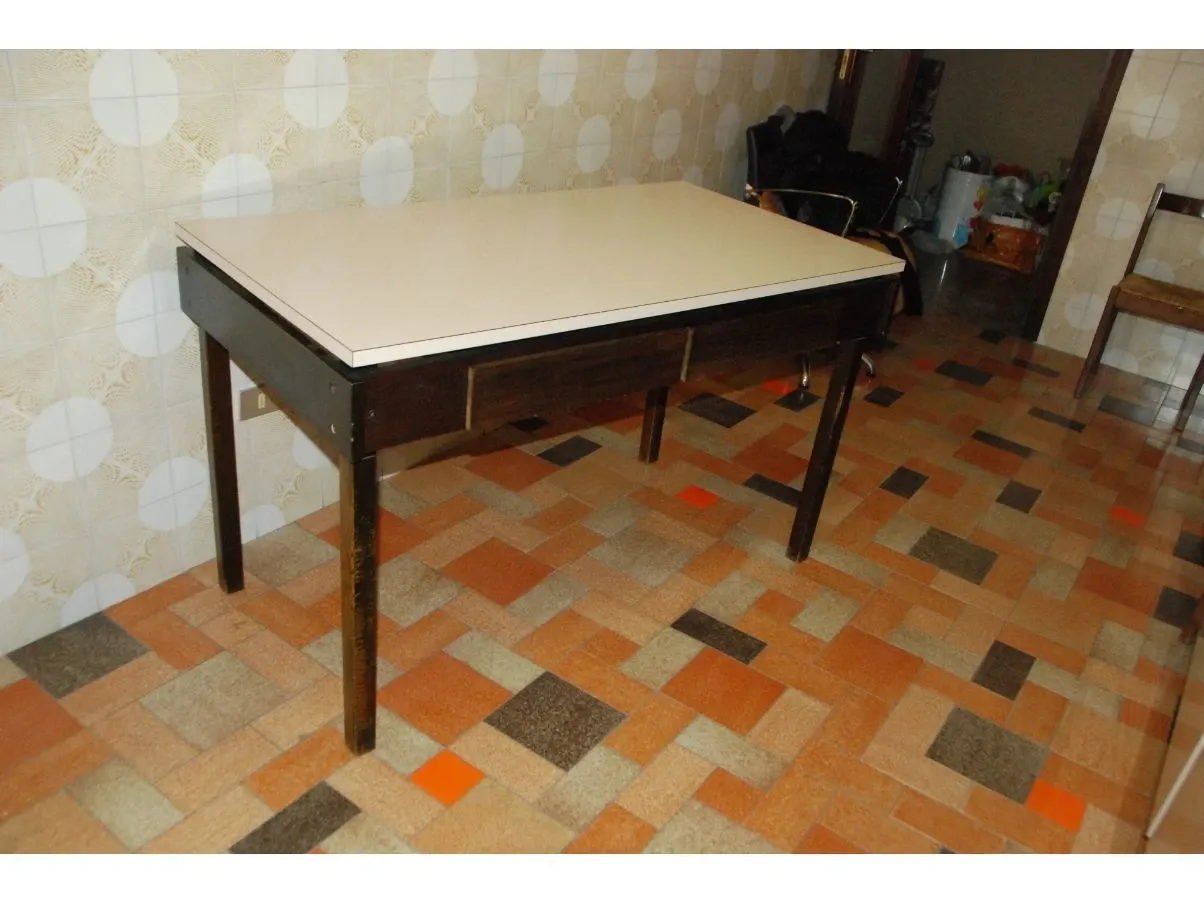 Tavolo rettangolare vintage in legno e laminato (anni '70),  4