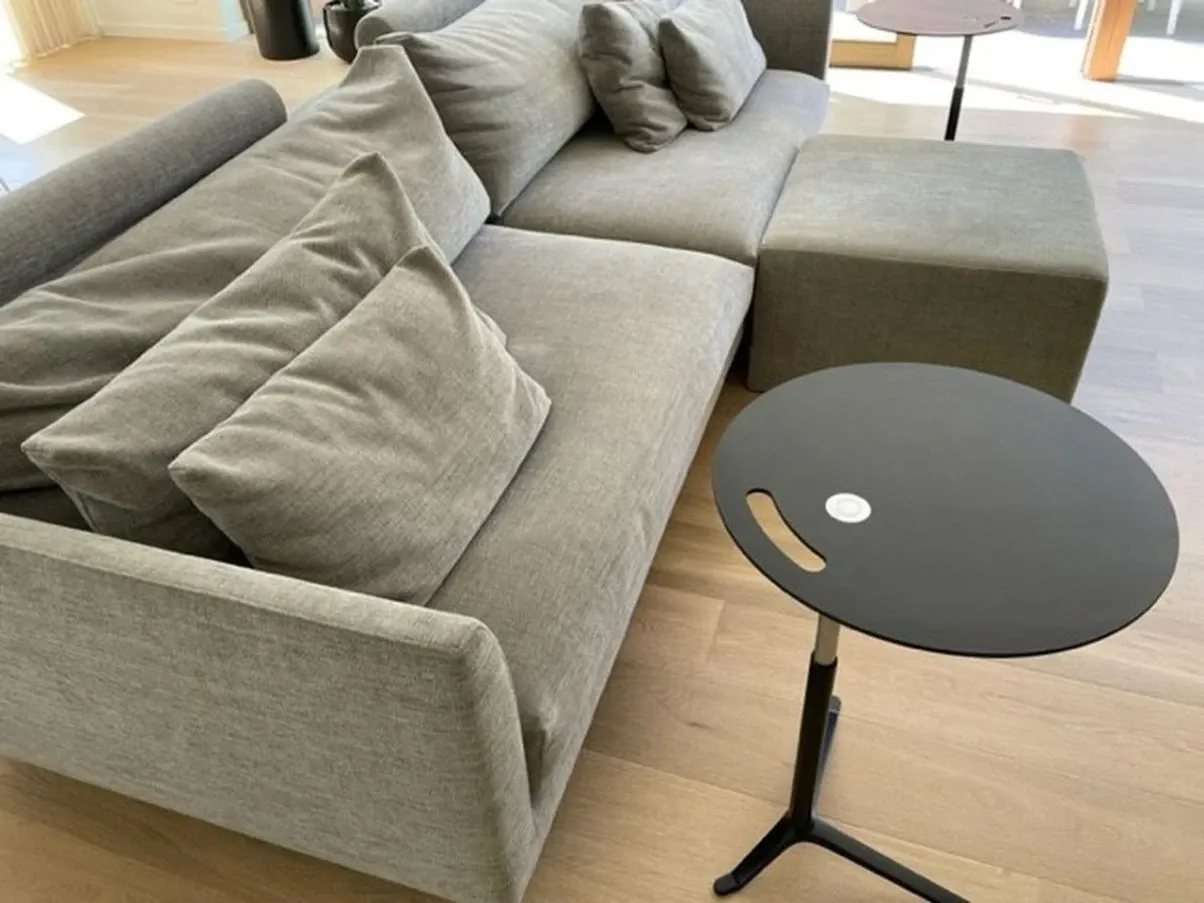 Schlafsofa Axel mit Hocker aus grauem Stoff 7