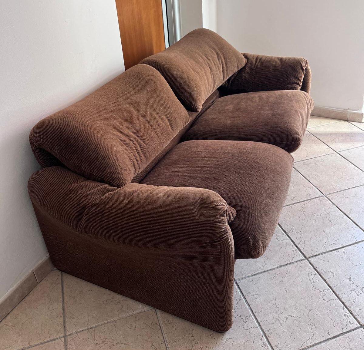 Canapé 2 places Maralunga marron de Vico Magistretti Side