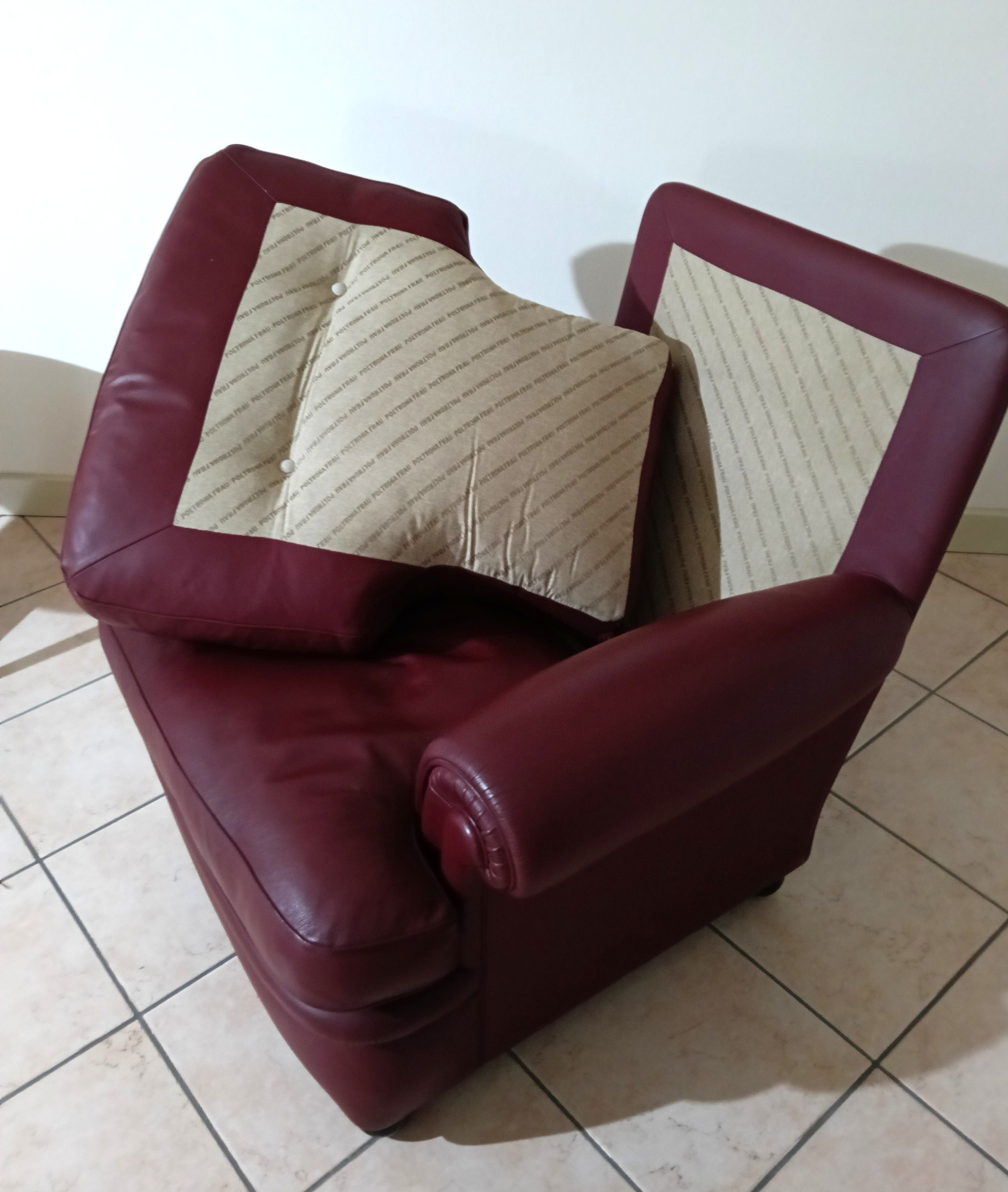 Burgundy Leather Dream Armchair (1990s) Details