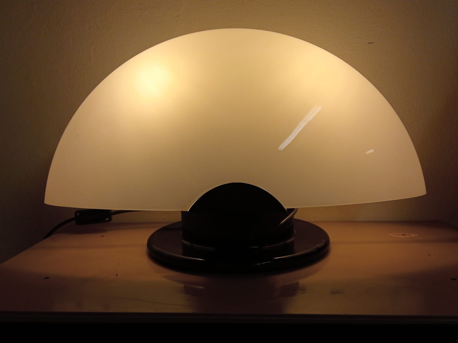 Glass Shell Table Lamp (White), VeArt Venezia Defects