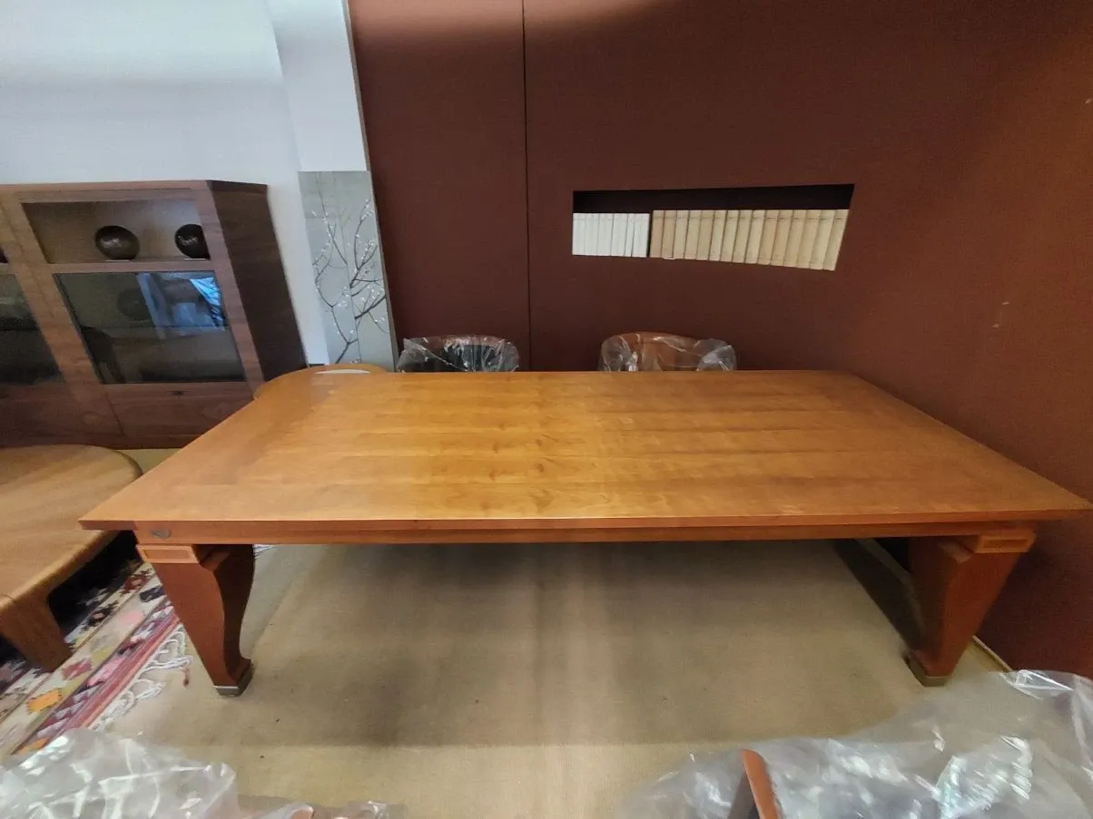 Tavolo in legno di ciliegio, Giorgetti 2