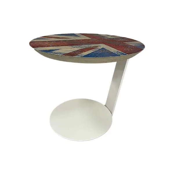 Point round coffee table with flag on wood, Presotto image