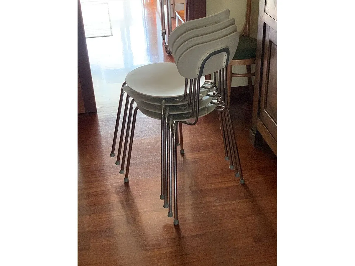 Set of 4 Mariolina stackable chairs by Enzo Mari (white), Magis 1