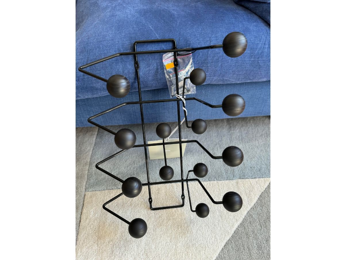 Hang it all coat stand by Charles and Ray Eames black Front