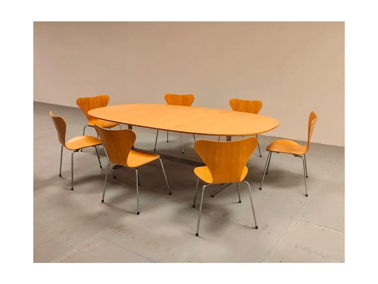 Set tavolo Ellipse e 7 sedie Butterfly (anni'80), Fritz Hansen  2