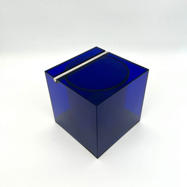 Cubo portaghiaccio blu di OPI design e Franco Bettonica (anni '70), Cini&Nils image