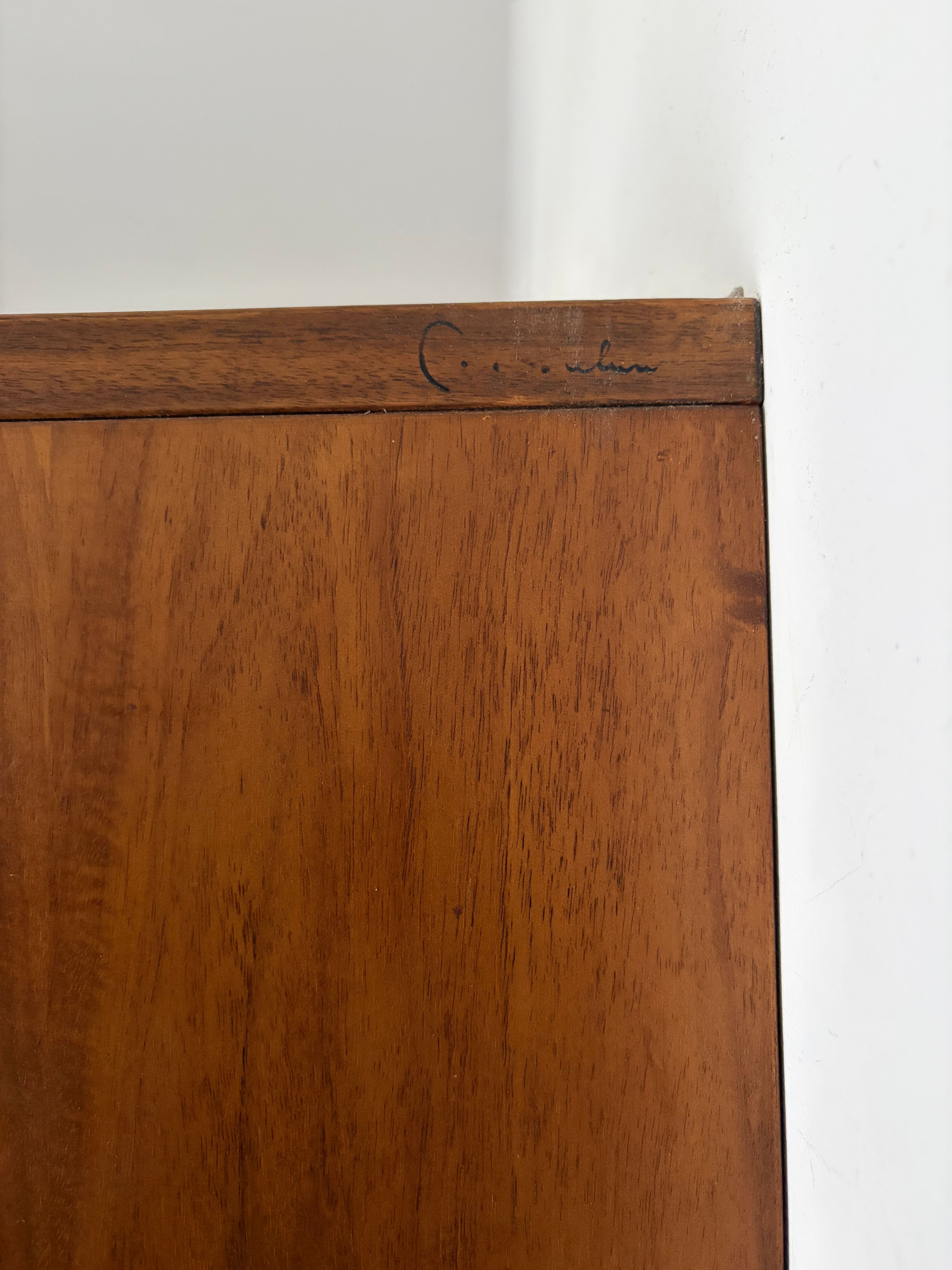 Armadio 2 ante Serena in legno di noce di Giovanni Michelucci (anni '60) Brand