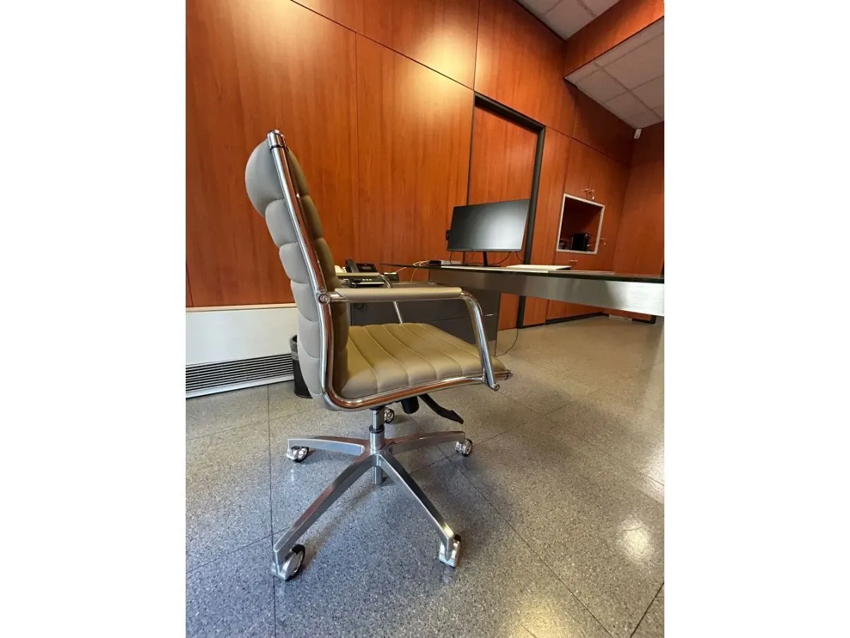 Vega L chair in eco-leather, Sitland 3