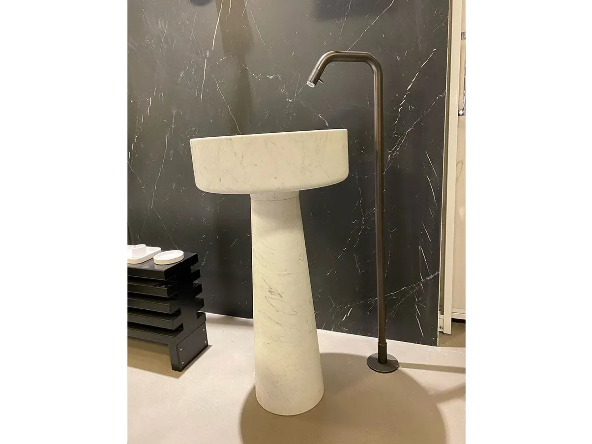 Lavabo freestanding Bjohn 1 in marmo di Carrara 2