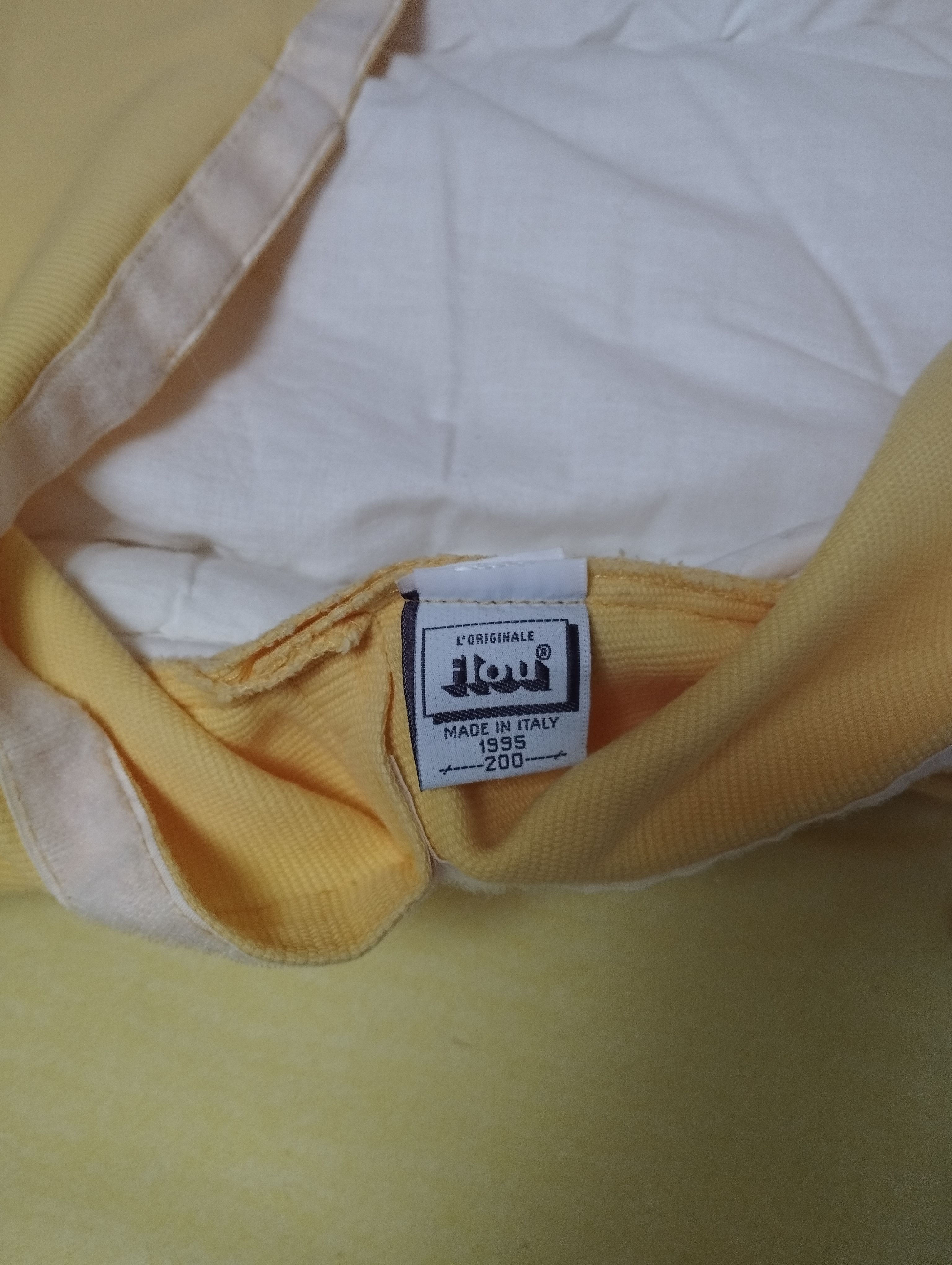 Nathalie Yellow Single Bed by Vico Magistretti (1970s) Details