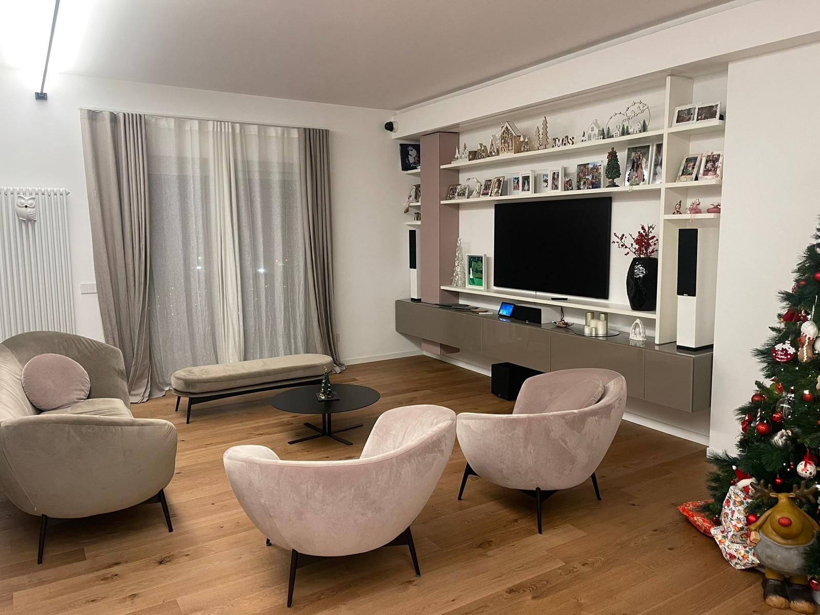 Oltremare Samt Hocker von Antonio Marras Side