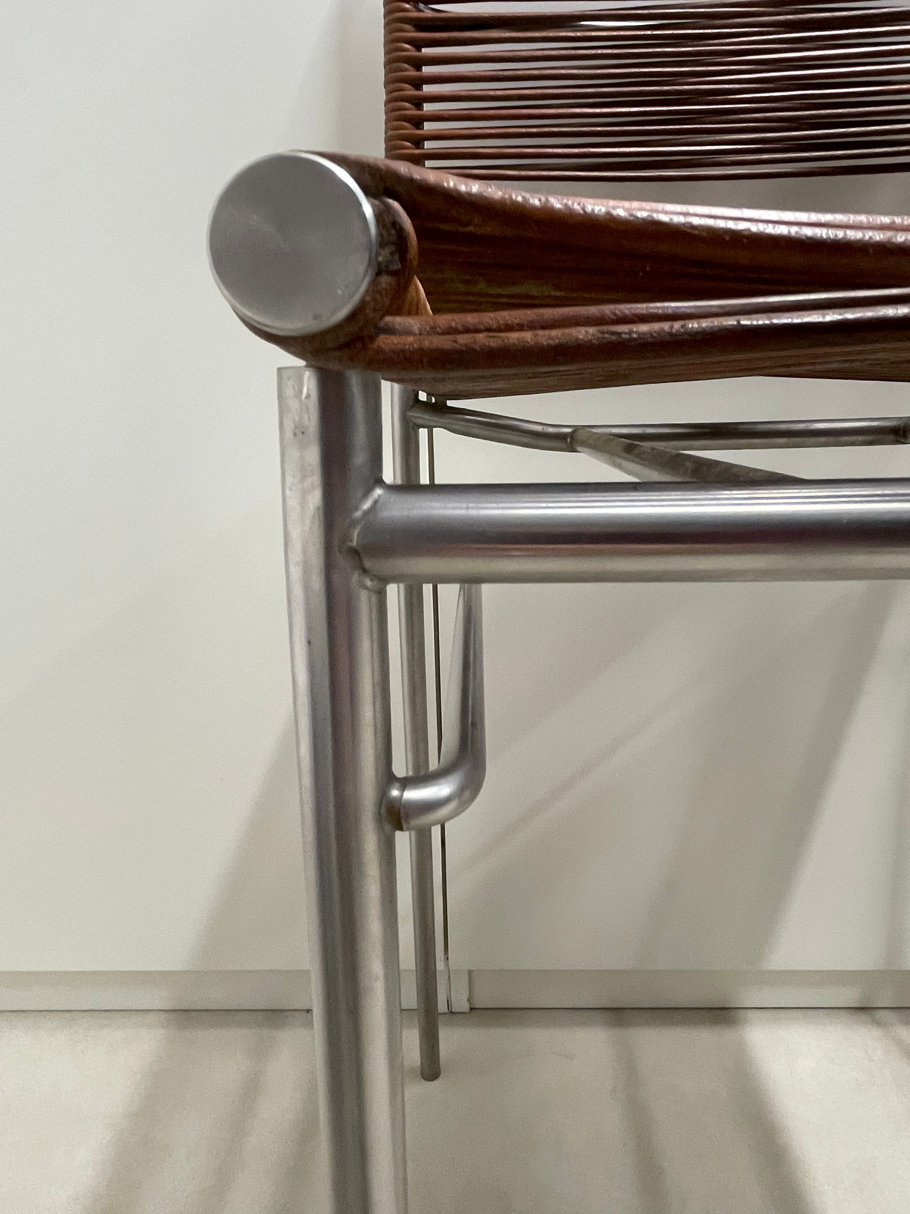 Set of 3 vintage waxed leather stools by Tito Agnoli, Bonacina1889 Details