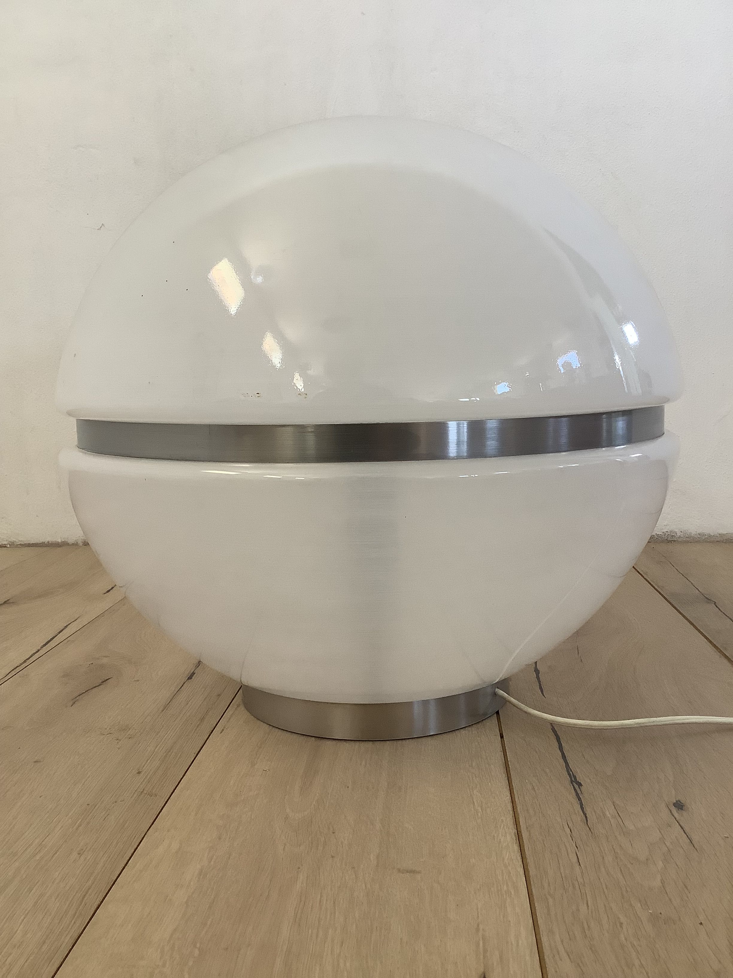 Lampada da tavolo in materiale plastico e alluminio (anni '70) Side