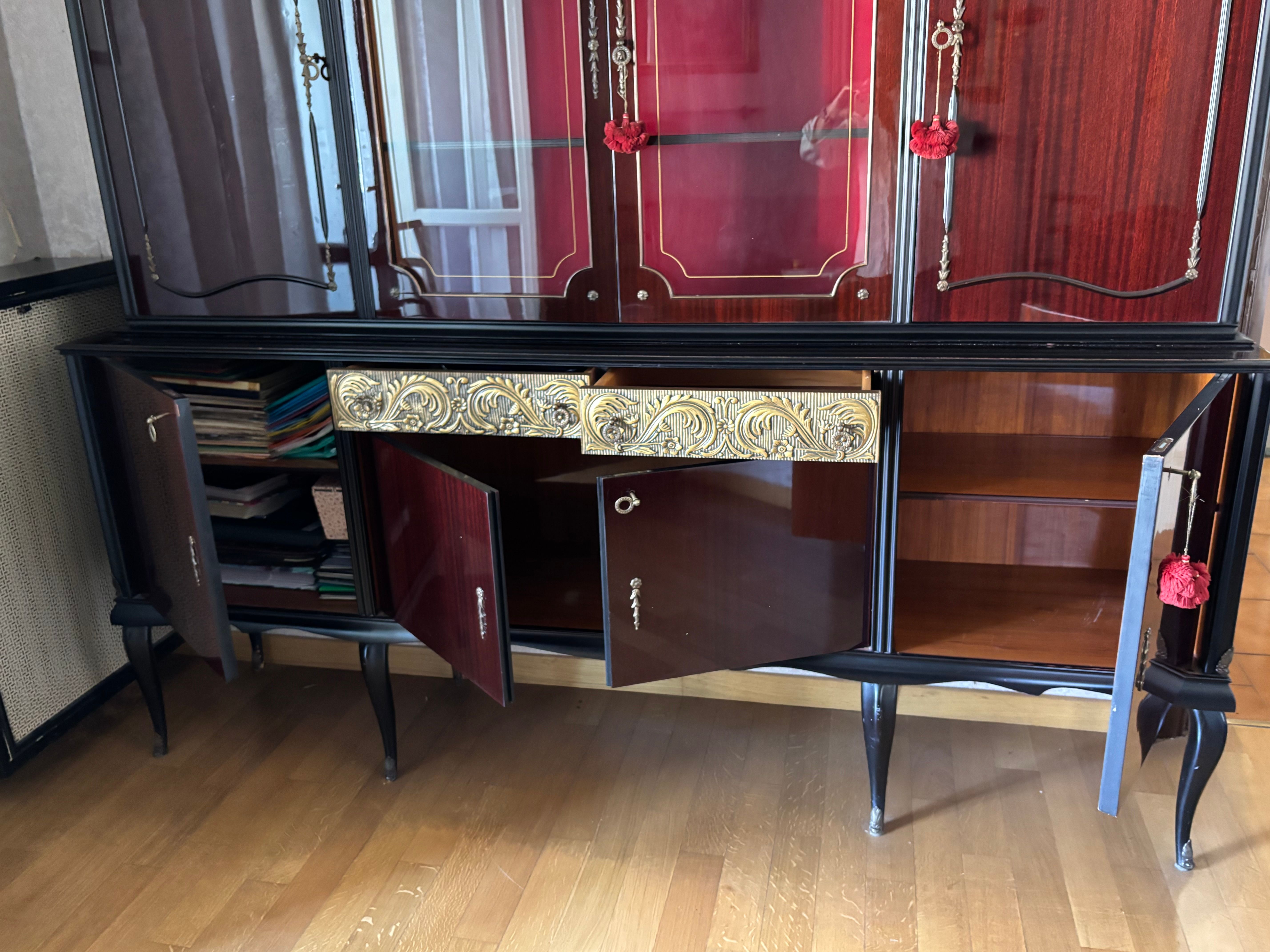 1960s Lacquered Wood Sideboard with Glass Hutch Details