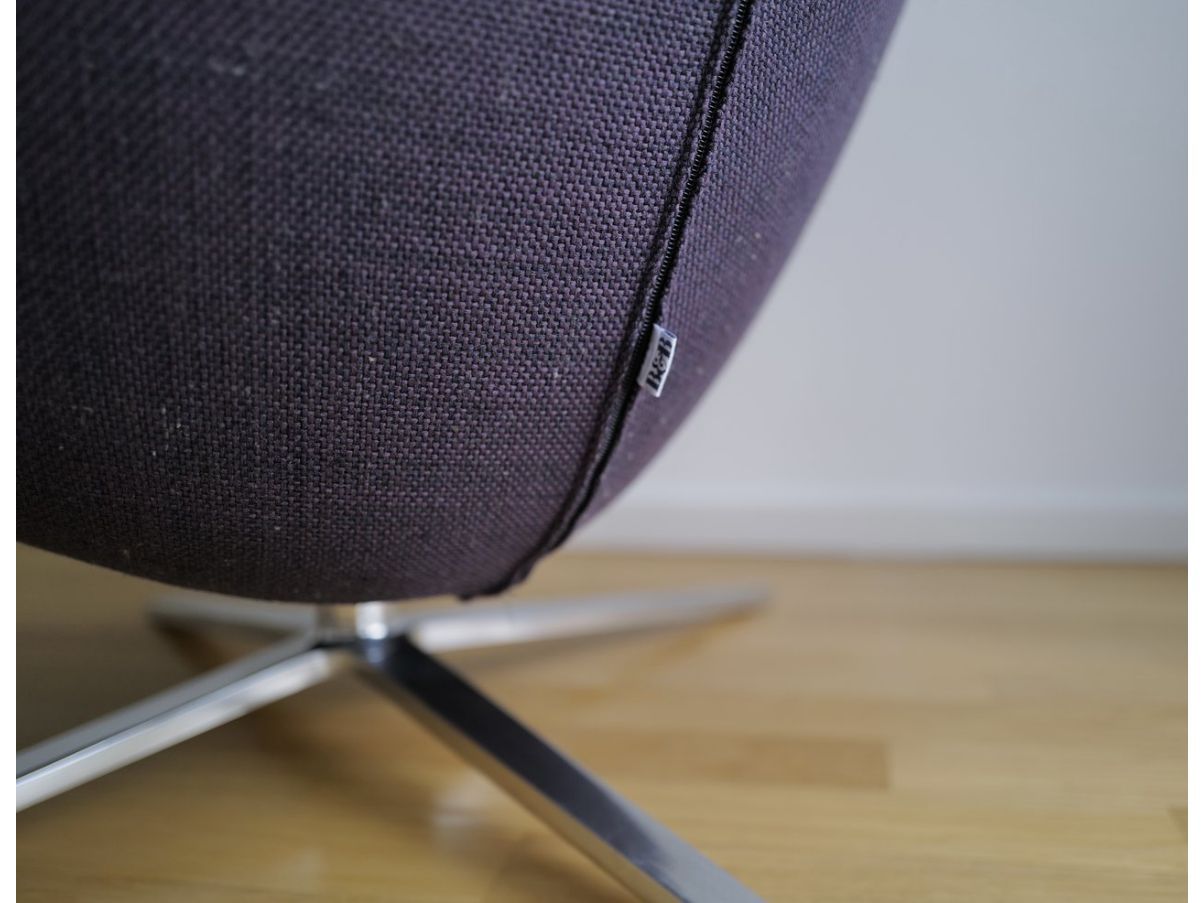 Metropolitan armchair in purple fabric 6