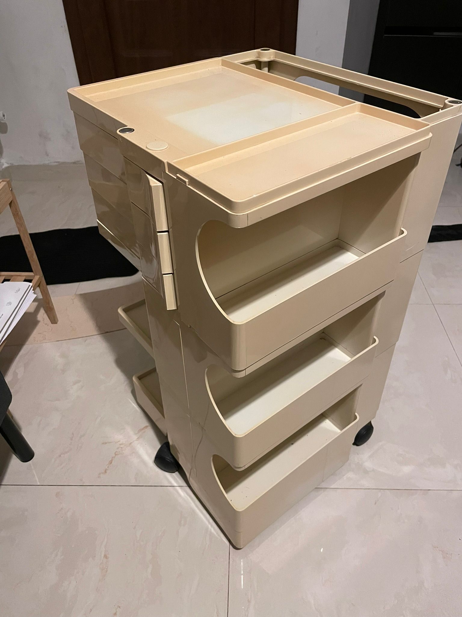 Boby container trolley in beige ABS by Joe Colombo, Bieffeplast Side