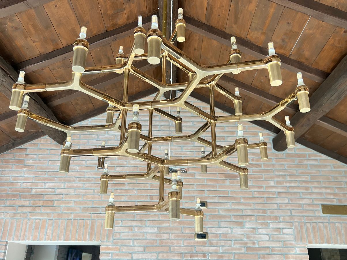 Crown Major chandelier Brand