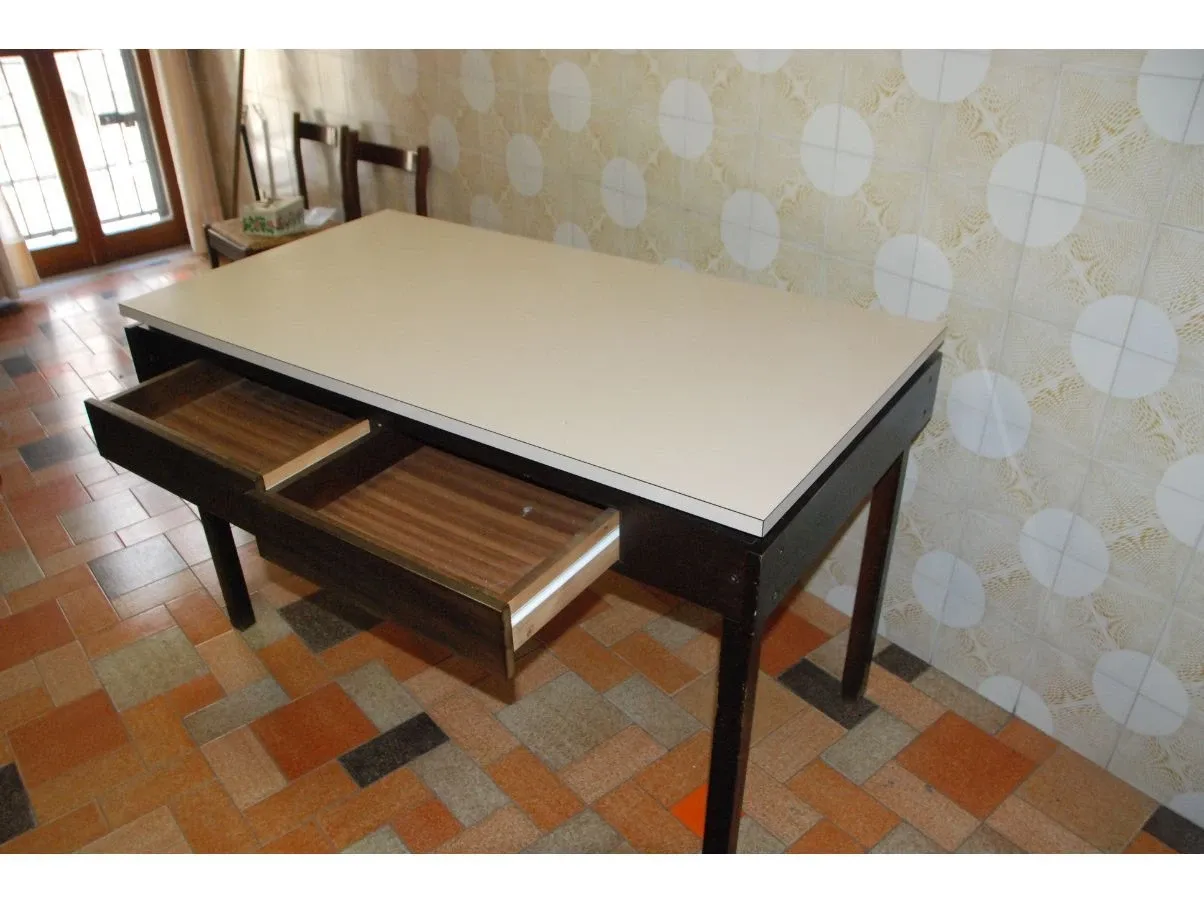 Tavolo rettangolare vintage in legno e laminato (anni '70),  2