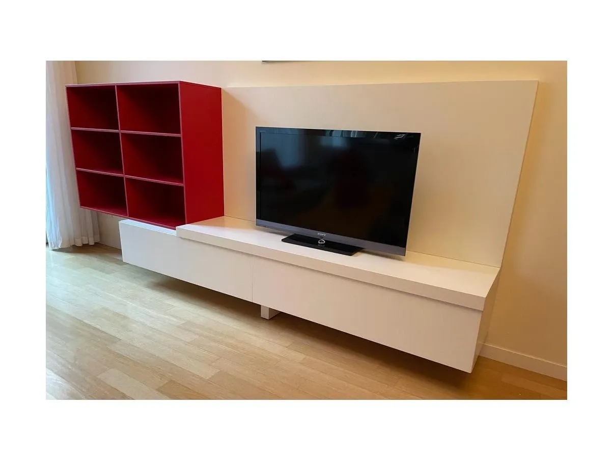 Mobile porta tv con libreria bianco e rosso
