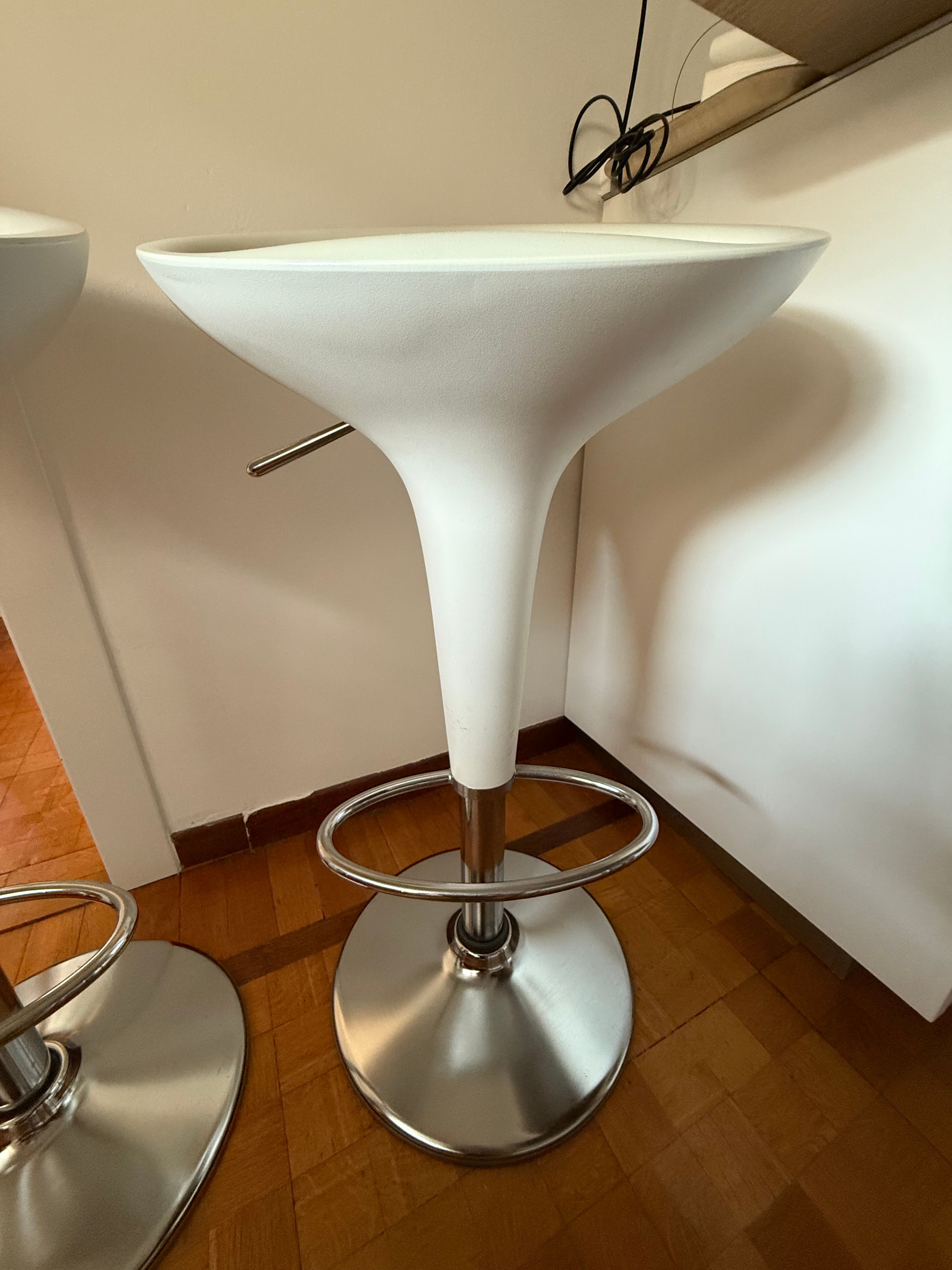 Coppia di sgabelli girevoli Bombo bianchi  Details