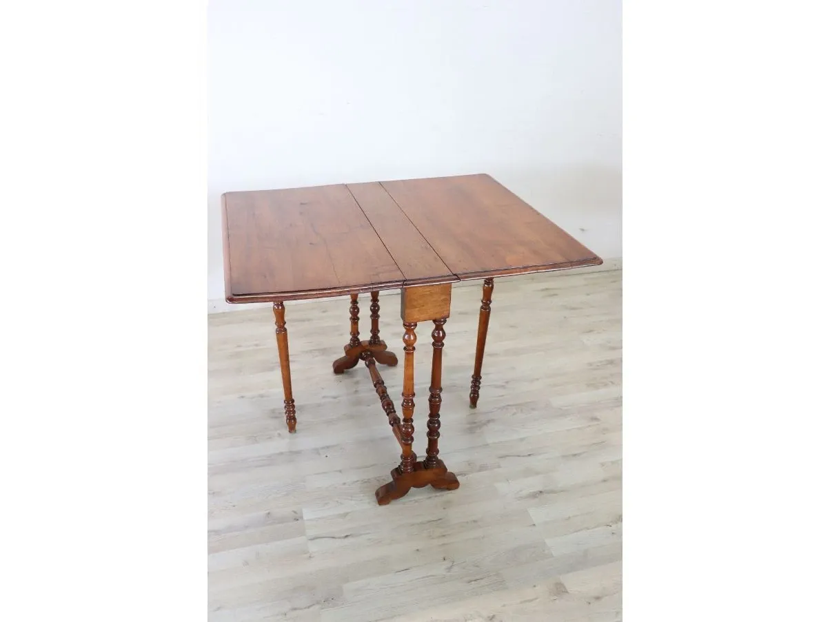 Tavolino vintage in legno di noce ('800), 1