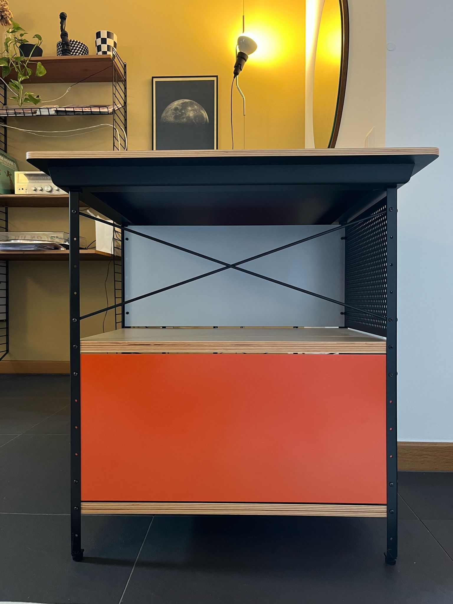 Eames Desk Unit by Charles and Ray Eames, Vitra Side