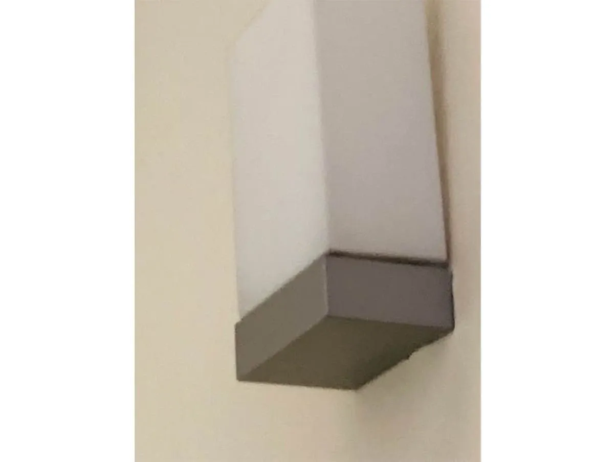 Set 2 lampade da parete Tin Square in alluminio, Flos 1