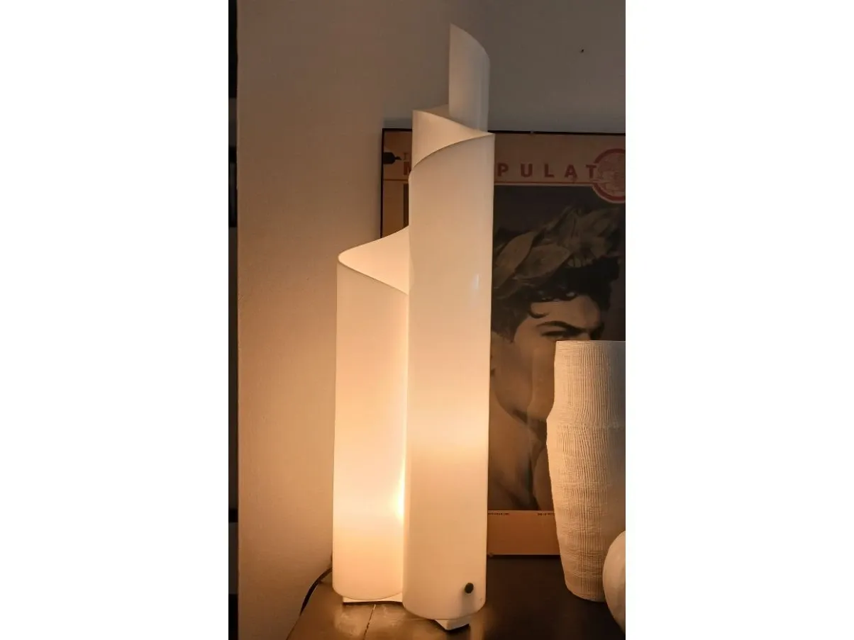 Lampada da tavolo Mezzachimera, Artemide 3