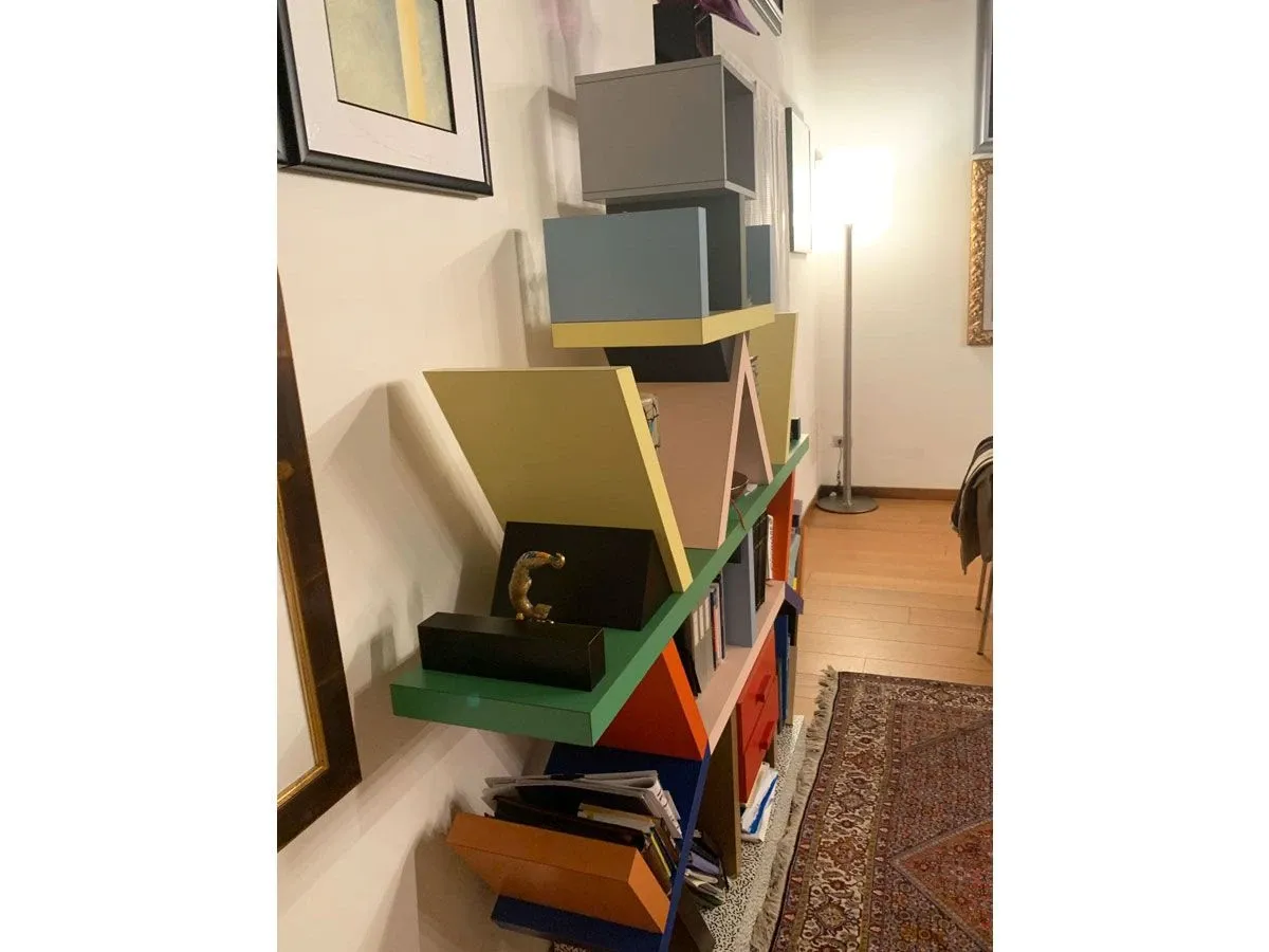 Libreria colorata Carlton di Ettore Sottsass, Memphis Milano 5