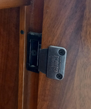 Sapporo Anrichte aus Nussbaumholz von Mario Marenco (70er Jahre) 1