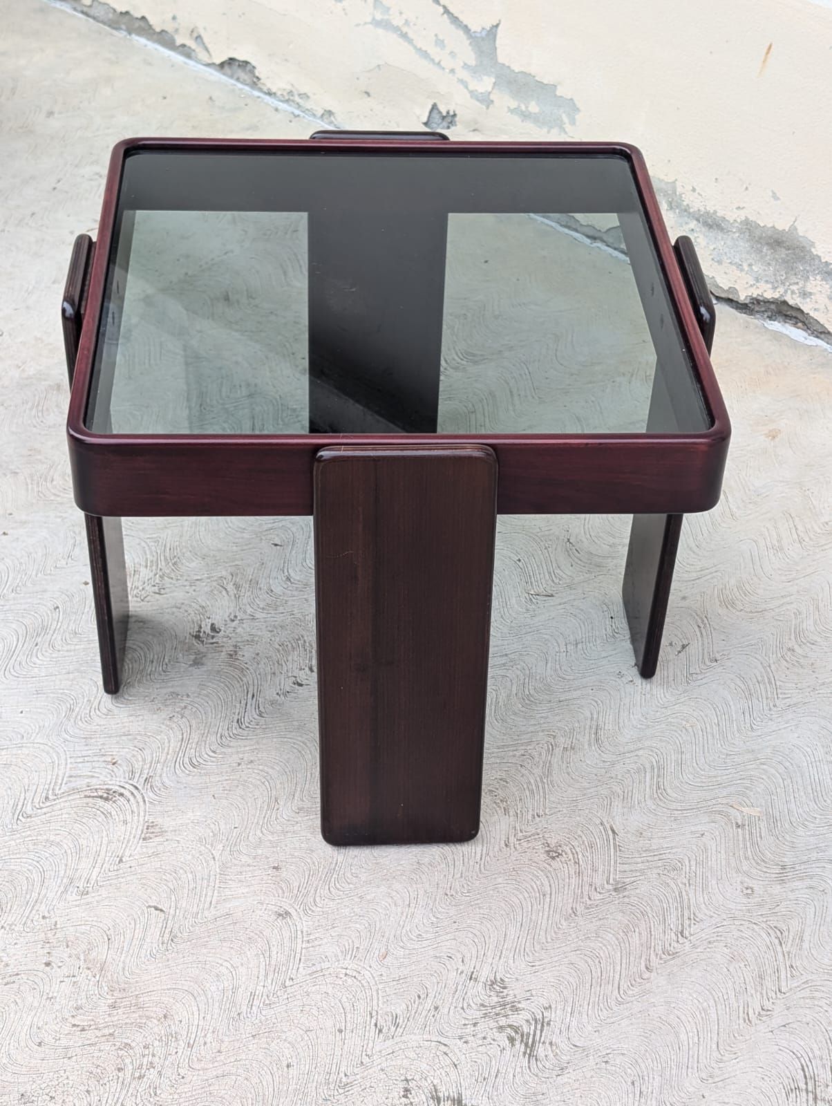 Square wooden coffee table by Gianfranco Frattini (70s), Cassina Front