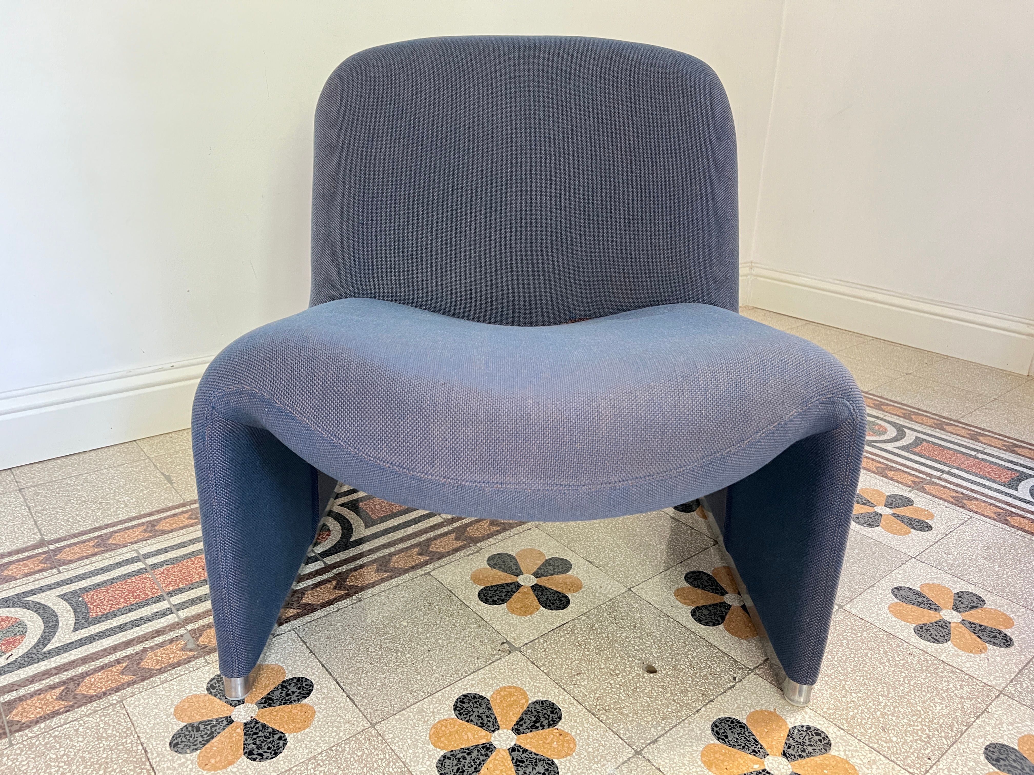 Alky Lounge Chair in Blue Fabric by Giancarlo Piretti (70s) Main