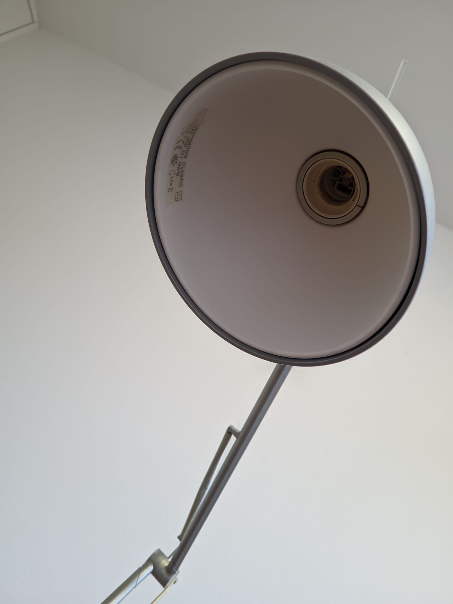 Lámpara de mesa Archimoon Classic de metal de Philippe Starck Brand