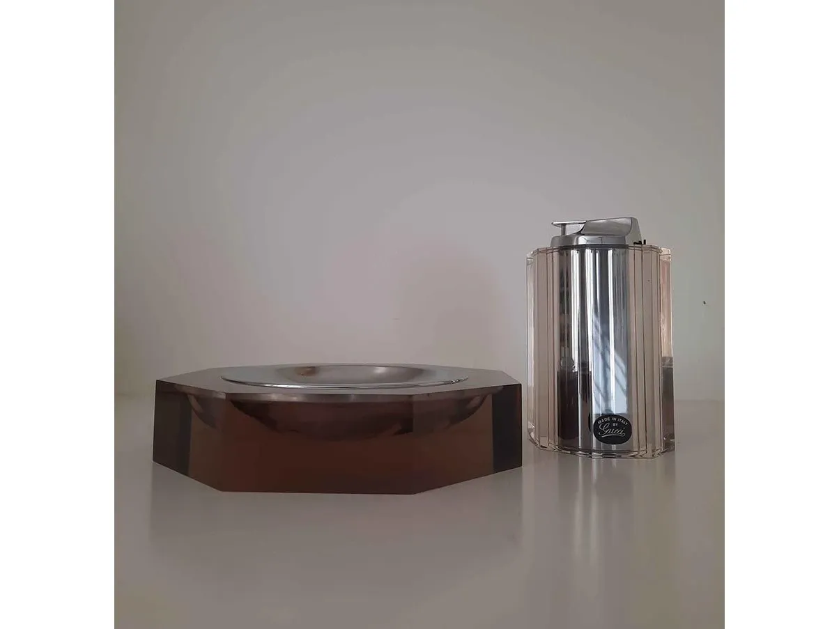 Set accendino e posacenere in plexiglass 
