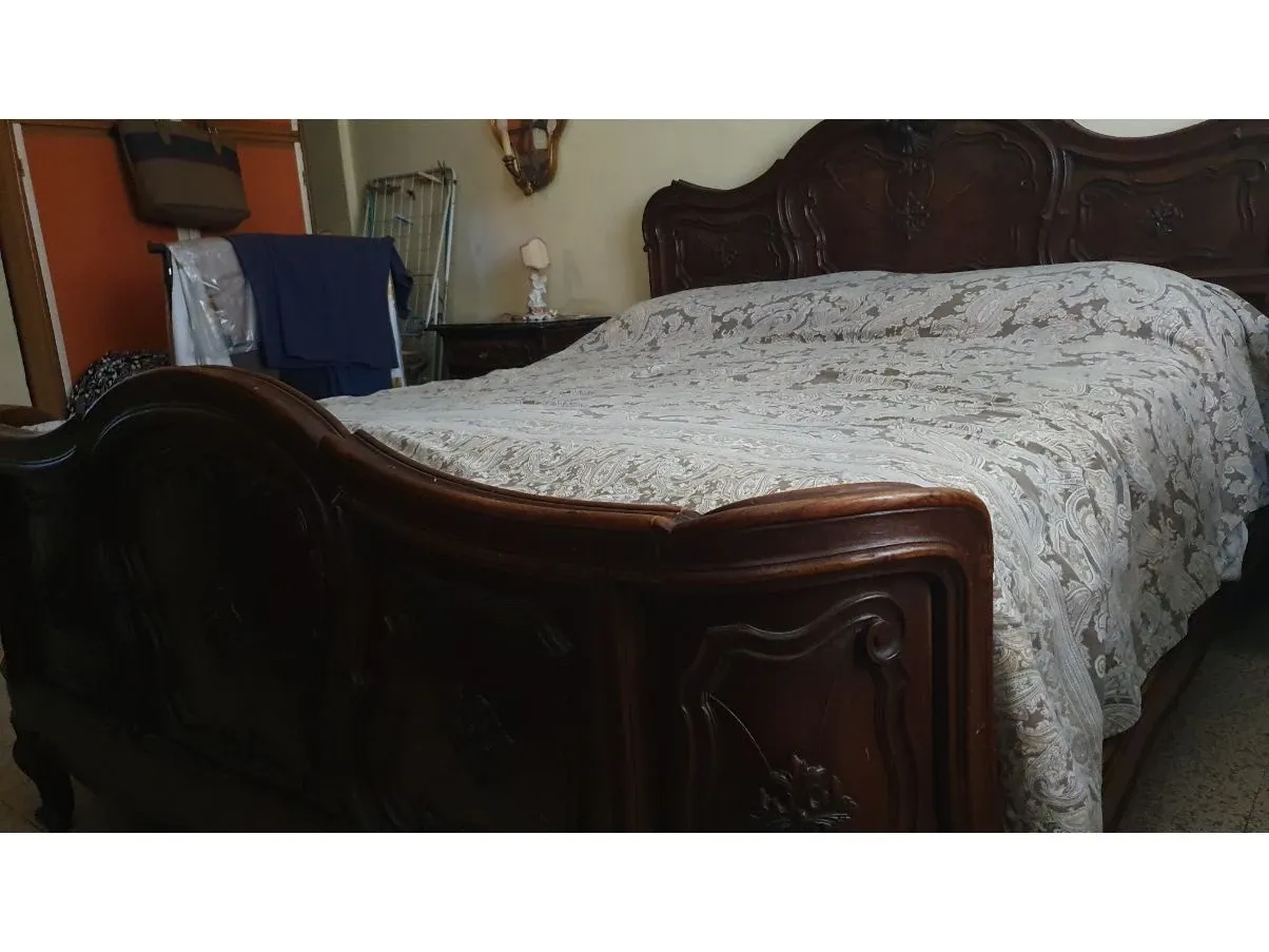Letto matrimoniale vintage in legno ('900), 2