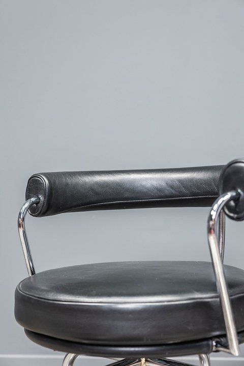 Set of 2 LC7 chairs in black leather 5