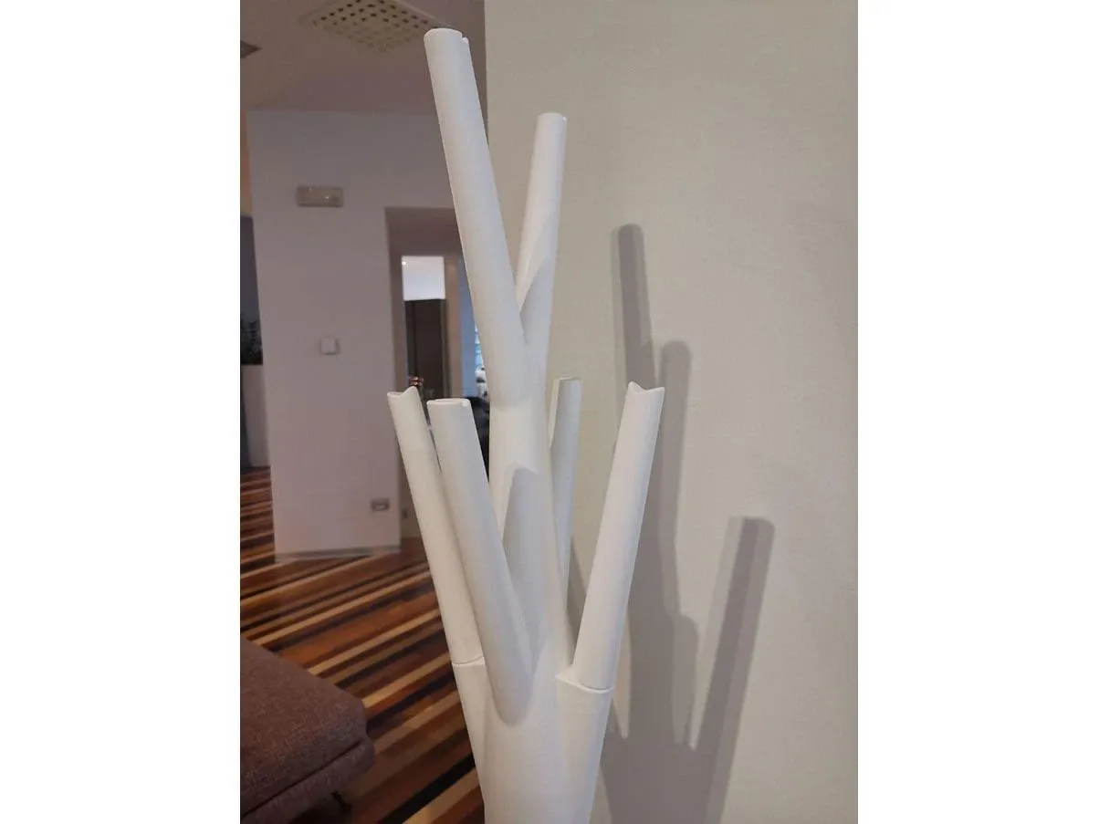 Tree hanger in the shape of a tree (white) 
