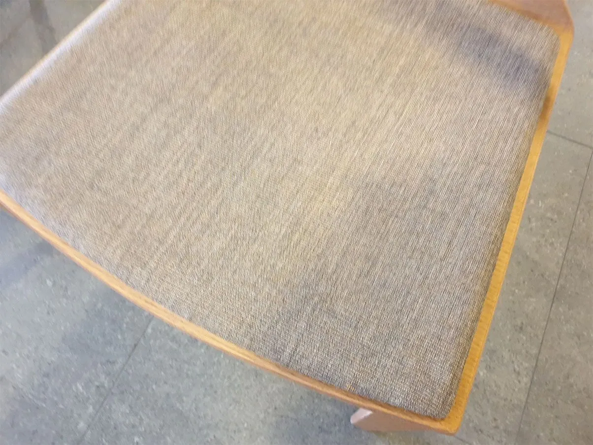 Set 4 sedie Saya in legno rovere e tessuto (grigio), Arper 1