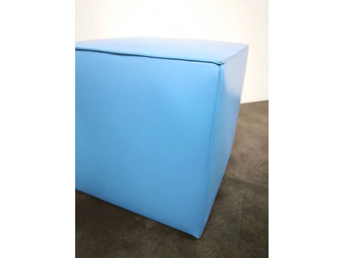 Pouf XS Inuit cubico in pelle (azzurro), Ivano Redaelli 4