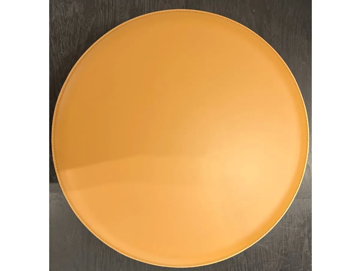 Round Mush coffee table in leather, Poliform 3