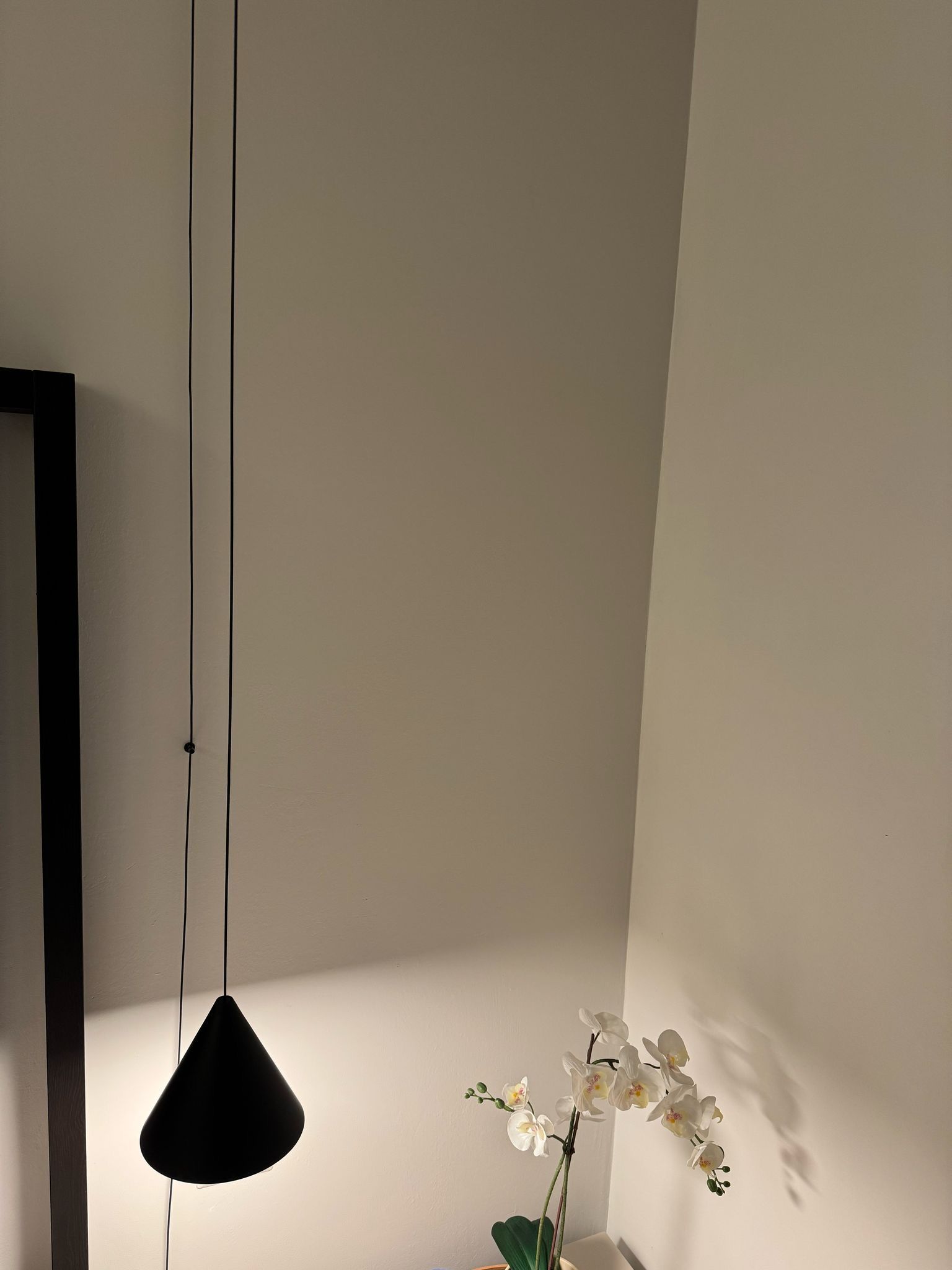 Coppia di lampade a sospensione String (nero), Flos Details